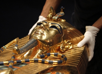 Кинжал из гробницы Тутанхамона изготовлен из материала внеземного происхождения, - ученые