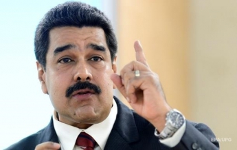 Президент Венесуэлы пообещал взяться за оружие для защиты суверенитета