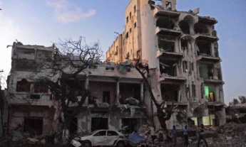 В столице Сомали боевики захватили отель: в результате взрыва погибли 10 человек