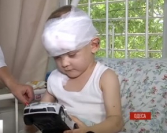 Найденный в Одессе избитый малыш, возможно, родом из Запорожья (видео)