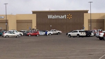В Техасе неизвестный устроил стрельбу в супермаркете и захватил заложников