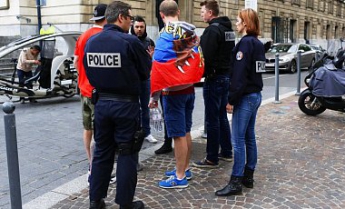 Евро-2016: Депортированные из Франции российские болельщики прилетели в РФ