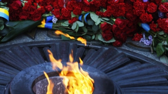 Сегодня День скорби и чествования памяти жертв войны в Украине