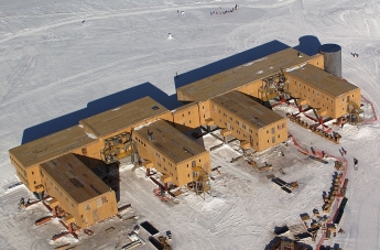 В Антарктиде на полярной станции США вспышка неизвестного заболевания