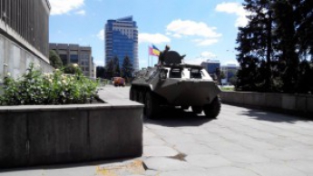 Военная техника в центре Запорожья переполошила местных жителей (фото)