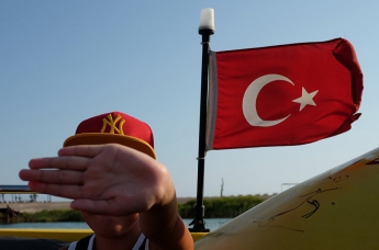 Возобновление чартерных рейсов из РФ в Турцию могут отложить, - источник