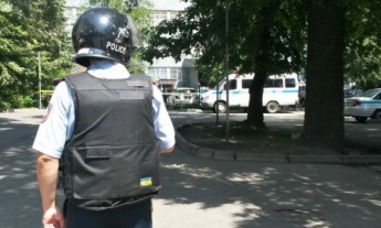 В казахстанском Алматы совершено нападение на силовиков, есть погибшие (фото, видео)