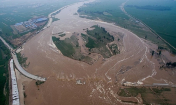 Наводнение в Китае: 150 погибших, 50 тыс. разрушенных домов