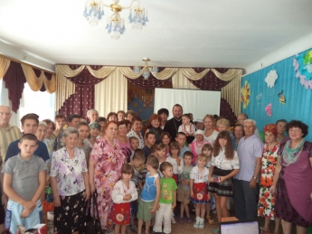 Как дети чествовали  православных бабушек (фото)