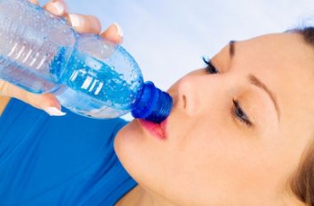 Почему пластиковые бутылки нельзя использовать дважды