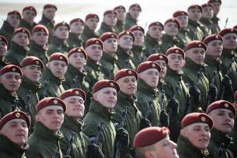 Созданная Путиным Гвардия сможет выселять должников и закрывать компании