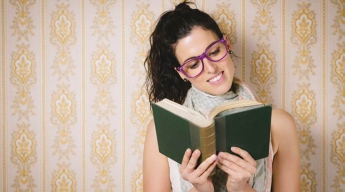 Люди, читающие книги, живут почти на два года дольше, - американские ученые