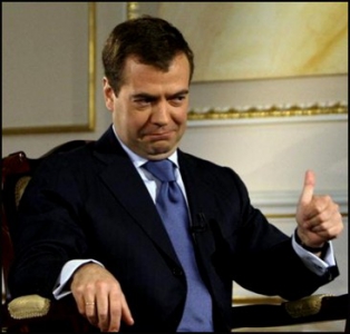 "Единая Россия" в оккупированном Крыму пиарится на фамилии Савченко. Медведев одобряет (фото)