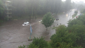 В Украине 12 августа ожидаются снижение температуры, грозовые дожди и сильный ветер