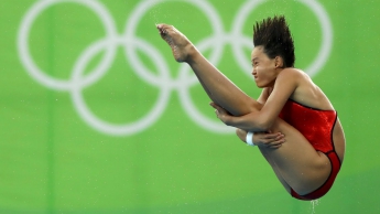 Китаянка Цзянь стала первой золотой медалисткой Олимпиады, рожденной в ХХІ веке