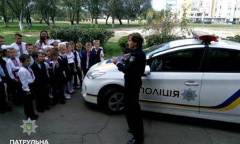 В четырех городах Украины появились школьные офицеры-полицейские