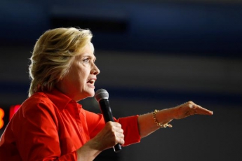 Клинтон заявила о попытке России вмешаться в избирательный процесс США