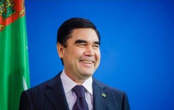 Президент Туркменистана разрешил себе править дольше
