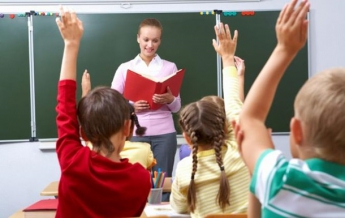 Минобразования увеличит учителям зарплату на треть