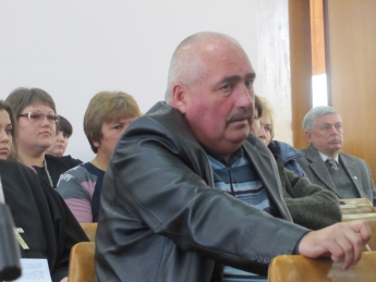 Глава избиркома представил нового депутата от Оппоблока