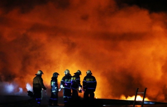 В Москве при тушении пожара на складе погибли 8 пожарных