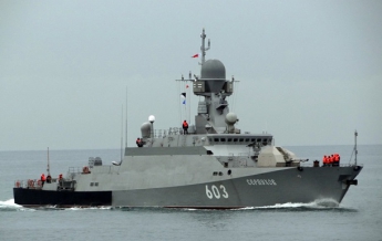 РФ направила в Средиземное море еще два военных корабля