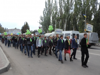 Шествием по центру города прошли юбиляры (видео, фото)