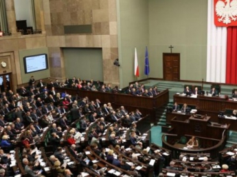 Сейм Польши вслед за украинской ВРУ принял "Декларацию памяти и солидарности" с Украиной