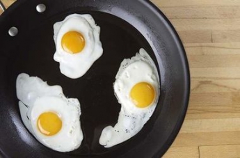 Диетологи назвали новые полезные свойства куриных яиц