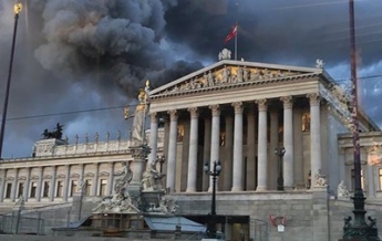 В Австрии загорелось здание парламента (фото)