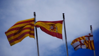 В Испании арестовали мэра, отказавшуюся снять со здания флаг Каталонии