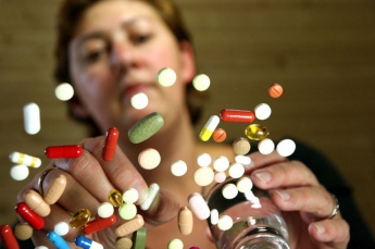 10 популярных лекарств, которые принимать нельзя: убивают почки