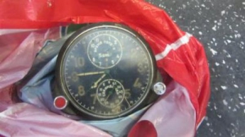 Украинка, направляясь в Японию, прихватила радиоактивные часы
