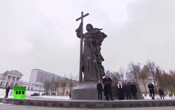 Порошенко ответил на памятник князю Владимиру в РФ