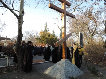 В Мелитополе освятили поклонный крест (фото)
