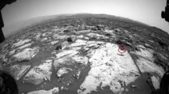 На Марсе обнаружен таинственный металлический шар