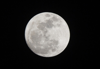 В мире наблюдали самую большую за 70 лет Луну (фото)