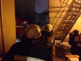 Погулял: бомж поджег жилой дом в центре Киева (фото)