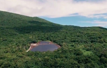 Tesla переключила остров в Тихом океане на солнечные батареи (видео)