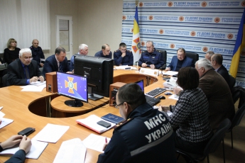 Из-за надвигающегося циклона со снегом и гололедицей, в Запорожской области собирали штаб по ЧС