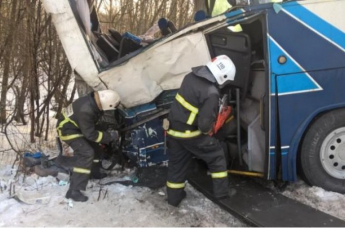 В России автобус с 29 детьми столкнулся с фурой, есть погибшие