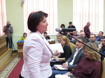Депутат на сессии горсовета материлась, как сапожник (видео)