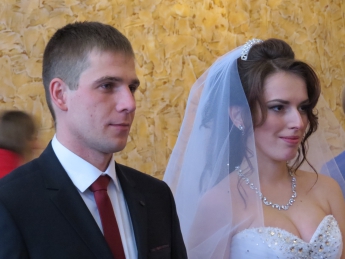 Их поженила война – в Мелитополе расписались разведчики (фото)