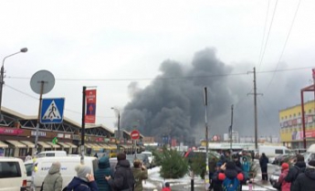 Пожар на Лесной в Киеве: спасатели обнаружили тело человека (фото)