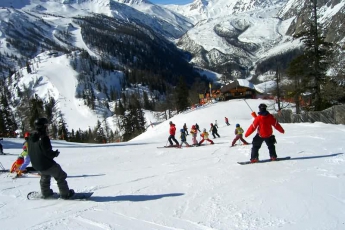 ЧП в Альпах: глава итальянского завода Ахметова погиб на горнолыжном курорте, пролетев с обрыва горы 400 метров