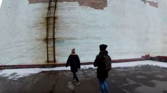 Охранник бизнес-центра "сделал" запорожских руферов (Видео)