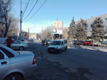 Неуправляемый автомобиль выехал на центральный проспект (фото)