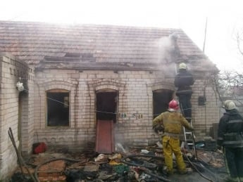 В частном дома во время пожара погибла женщина (добавлено фото)