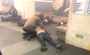 СМИ: От взрыва в метро Санкт-Петербурга погибли 10 человек (видео)