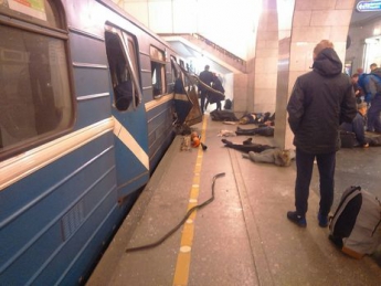 Взрыв в метро Санкт-Петербурга назвали терактом